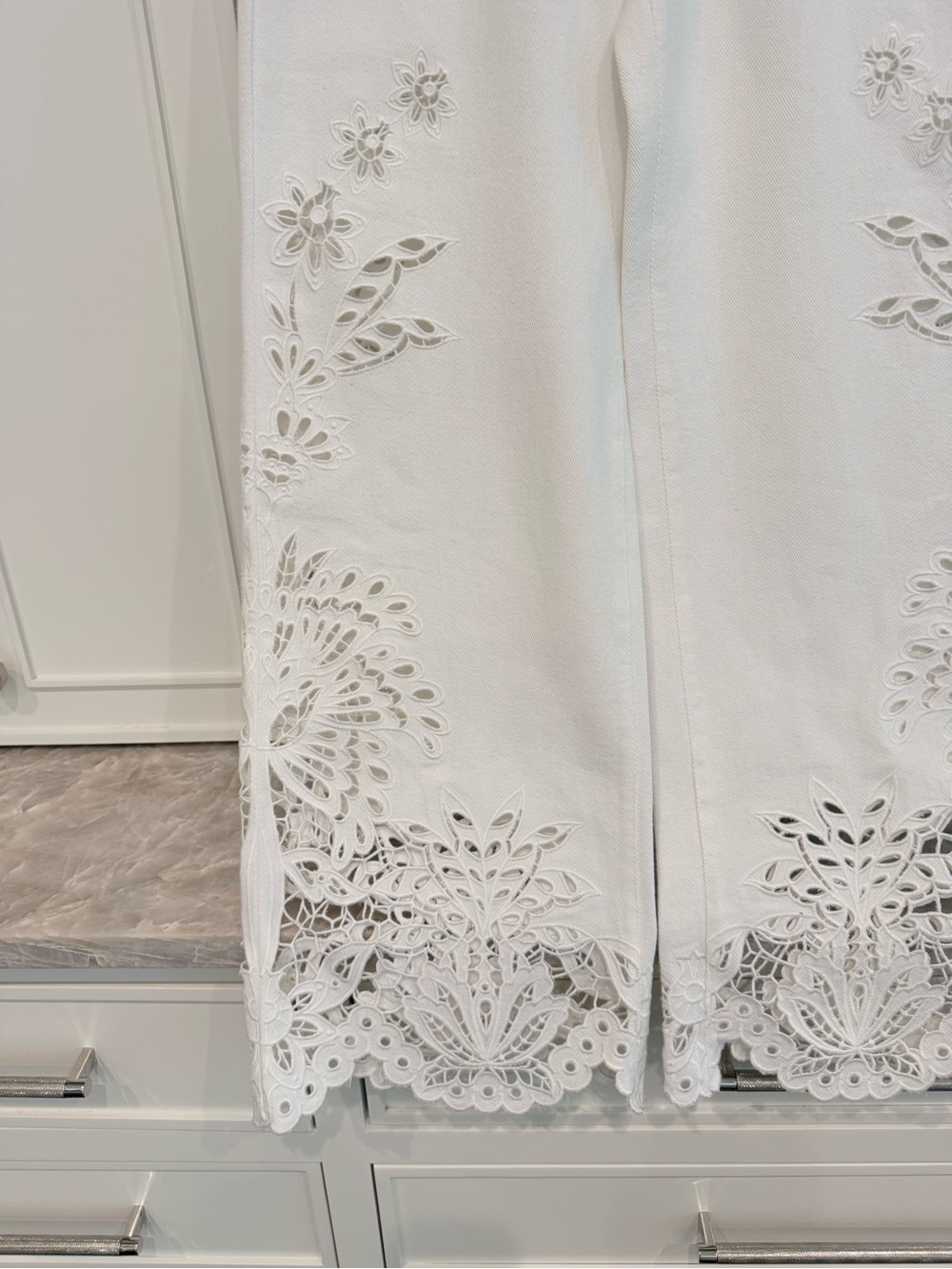 Farm Rio High Rise Embroidered Eyelet off-white Denim Wide Leg Pants - size 26 - Picture 8 of 13
